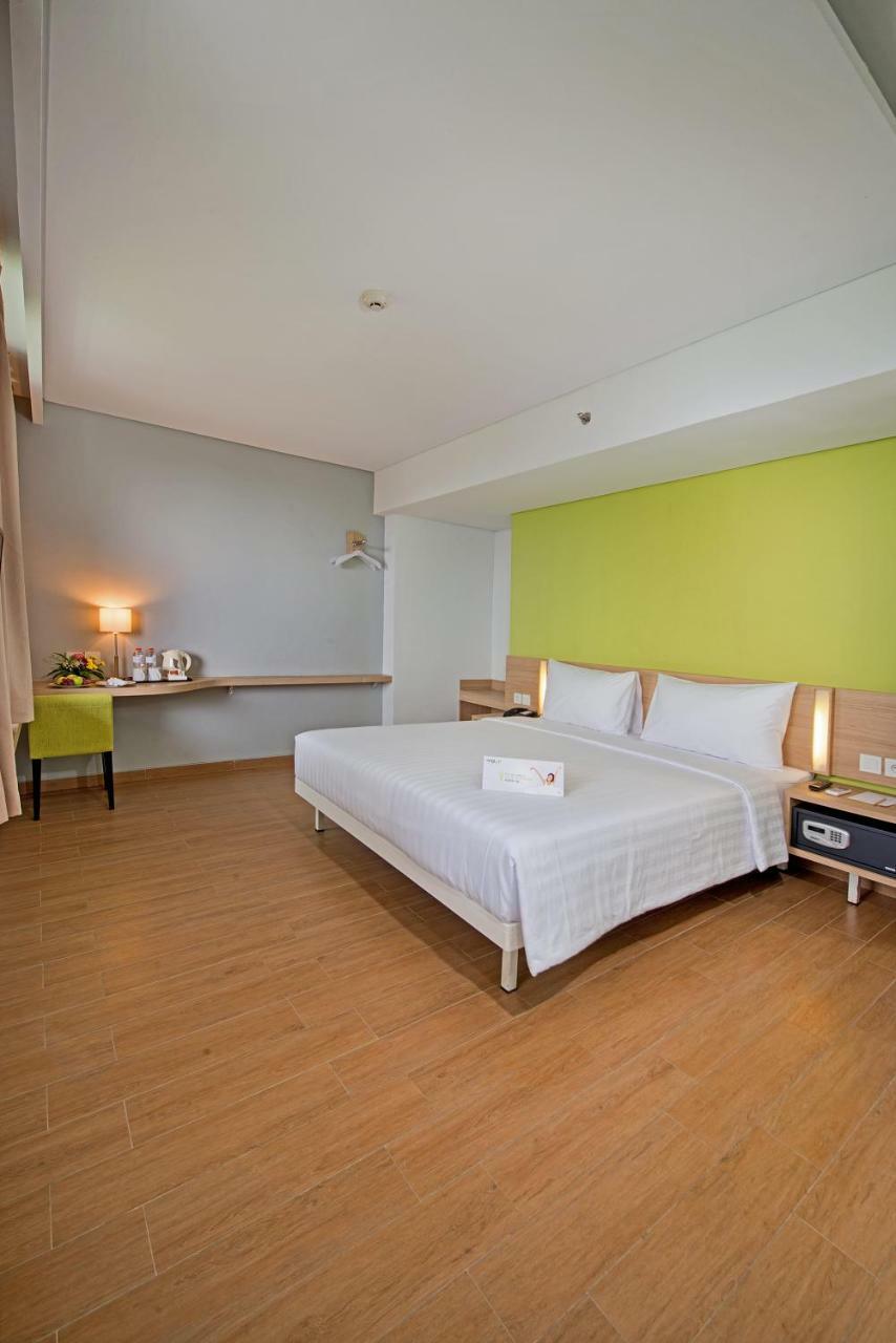 Whiz Prime Hotel Pajajaran Bogor Exterior foto